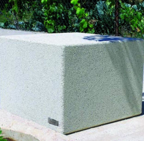 Moderner Hocker - SOLTAS : MASSIVE - A Amop Synergies - Beton / mit Mittelfuß / für Gewerbegebrauch