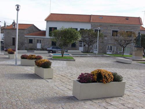 Beton-Pflanzkübel - SOLTAS - A Amop Synergies - rechteckig / modern / für öffentliche Bereiche
