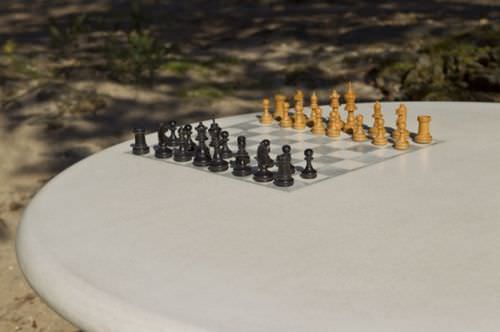Schachtisch für Außenbereich - AMOPLAY : CHESS TABLE - A Amop Synergies - modern / für öffentliche Bereiche