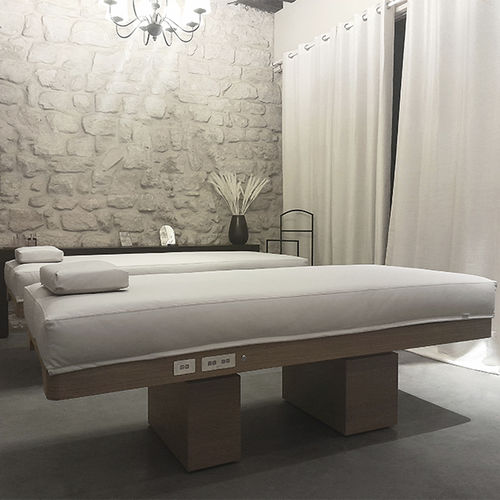 elektrische Massageliege - AKT GROUP