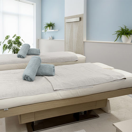 elektrische Massageliege - AKT GROUP