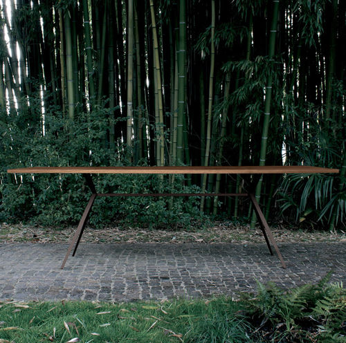 Moderner Tisch - BALANCE - extendo - Massivholz / Nussbaum / Iroko