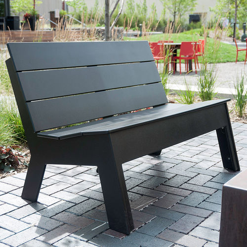Moderne Bank für den öffentlichen Raum - FIRE - Loll Designs - Polyethylen / mit Rückenlehne / aus recyceltem Material
