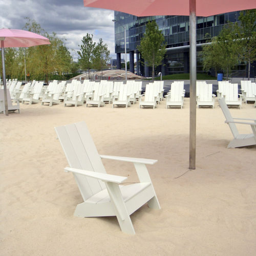 Moderner Sessel - 3 SLAT ADIRONDACK - Loll Designs - Polyethylen / recycelbar / wasserdicht