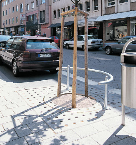 Quadratisches Baumgitter - Kronimus AG Betonsteinwerke - Beton
