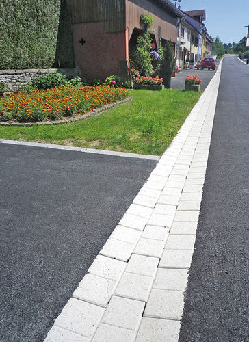 Gepflastert-Abflussrinne - WATER-LINE - Kronimus AG Betonsteinwerke - Beton / Straßen