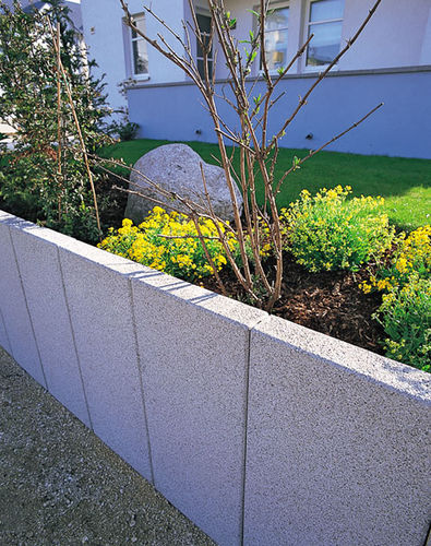 Stahlbeton-Stützmauer - Kronimus AG Betonsteinwerke - modular / Fertigbau