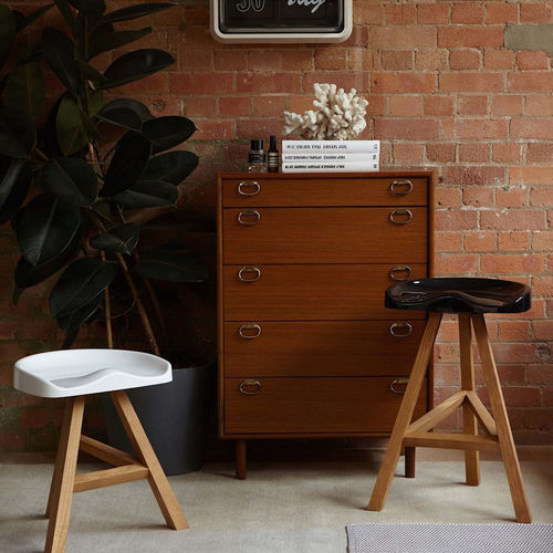 Moderner Hocker - HEIDI - Established and sons - Polyurethan / Acryl / Gestell aus Eiche
