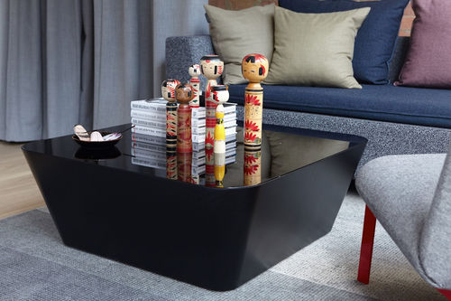 Moderner Couchtisch - ZERO-IN  - Established and sons - Glas / Gestell aus Polyester / quadratisch