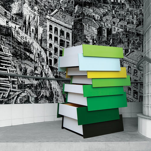 Hohe Kommode - STACK - Established and sons - originelles Design / Holzfurnier / Birke