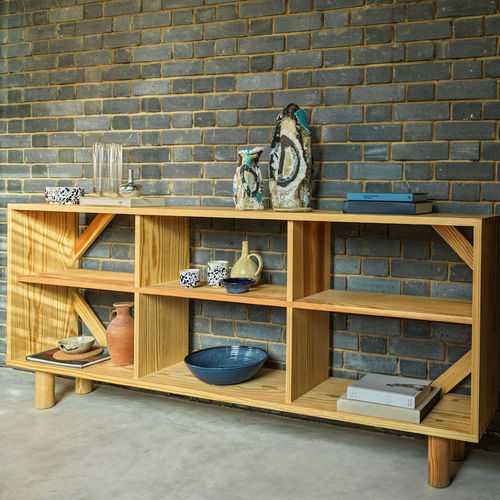 Modernes Regal - CRATE SERIES - Established and sons - Kiefer / gewachstes Holz / von Jasper Morrison