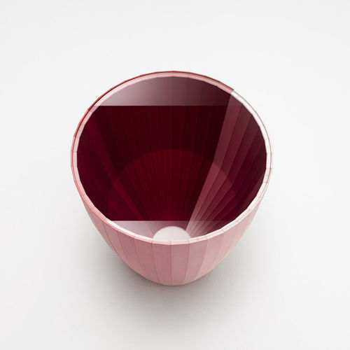 Moderner Couchtisch - IRIS - Established and sons - Glas / Gestell aus Aluminium / kreisförmig