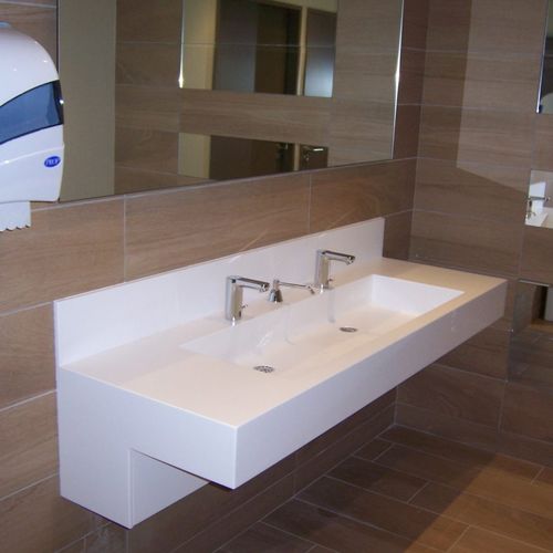 Einbauwaschbecken - IMAGE 10 - IMAGE - Corian® / mit integrierter Waschtischplatte / Mischbatterie