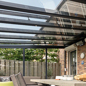 Jalousie für Verandas - V610 - OSLO - Verano - Segeltuch / für Außenbereich / elektrisch
