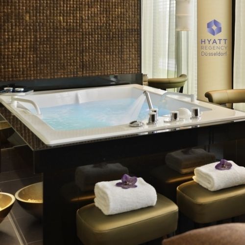 Wassermassage-Badewanne - HYDROXEUR® RENDEZVOUS. - Trautwein - freistehend / für Wohnungen / zur beruflichen Nutzung
