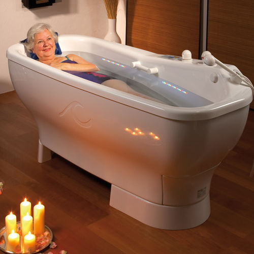 Badewanne für Chromotherapie - VIS À VIS - Trautwein - oval / freistehend / für Wohnungen