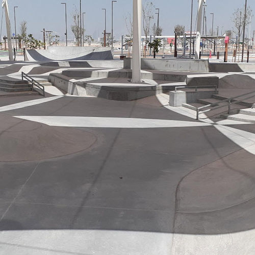 Beton-Skatepark - ABU DHABI, HUDAYRIAT - World Skate Parks