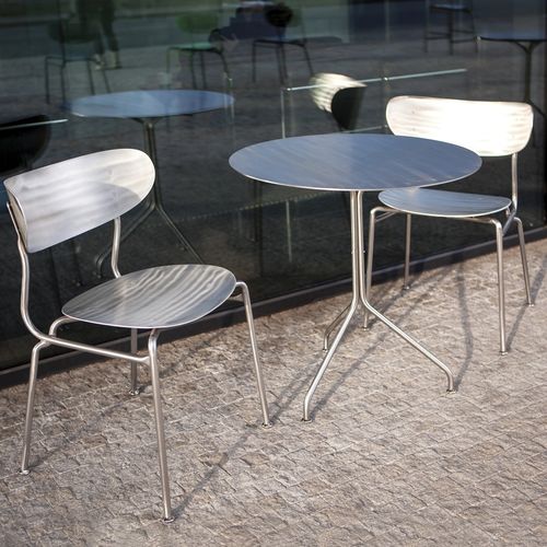 Moderner Esstisch - BOHÉM - mmcité street furniture - Aluminium / Gestell aus galvanisiertem Stahl / rund