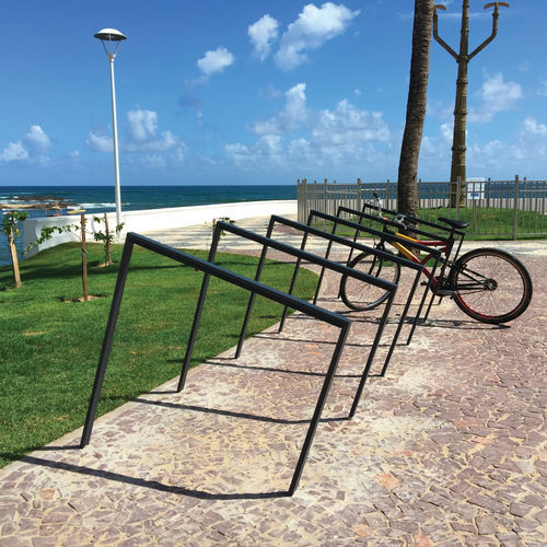 Bodenstehender Fahrradständer - EDGETYRE - mmcité street furniture - für öffentliche Bereiche / galvanisiertem Stahl / Gummi