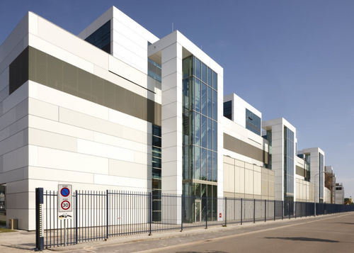 Sandwichpaneel für Fassadenverkleidung - EURAMAX COATED PRODUCTS - mit Aluminiumdeckblech / Wabenmittellage