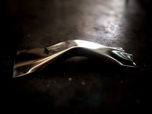 Moderne Uhr - marco mazzei - Tisch / Analog / Aluminium