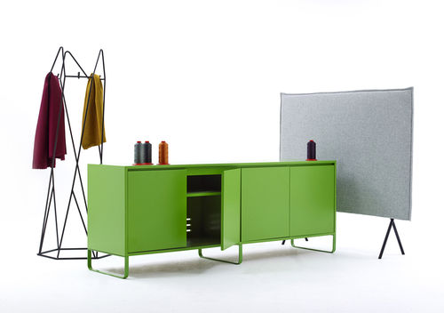 Modernes Sideboard - Naughtone - lackiertes Holz / Stahl / lackiertes MDF