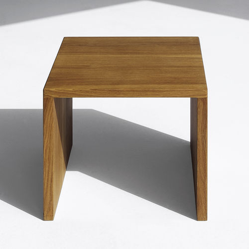 Moderner Hocker - MENA 3 - vitamin design - Eiche / Massivholz / Buche