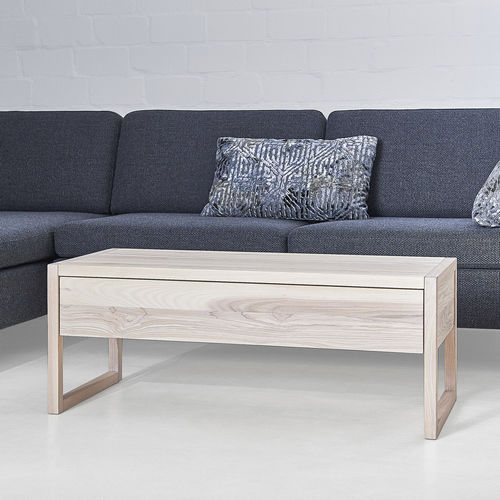 Moderner Couchtisch - SENA - vitamin design - Eiche / Esche / Buche