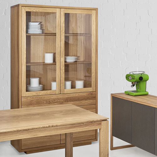 Moderner Geschirrschrank - LINEA HIGH - vitamin design - Eiche / Massivholz / Esche
