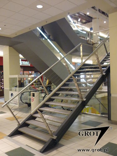 Gerade Treppe - CEOWNIKOWE 1 - GROT - Metallstufen / mit Metallstruktur / für Geschäftsgebäude