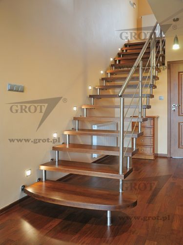 Halbgewendelte Treppe - LIDIA 4 - GROT - Holzstufen / mit Metallstruktur / modern