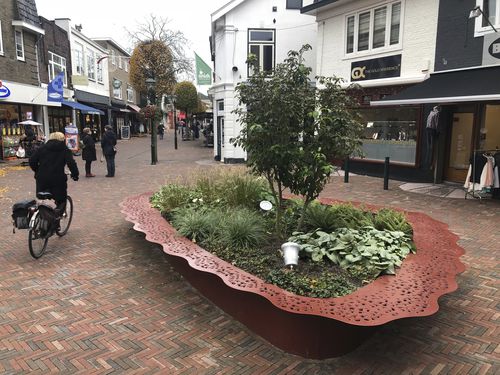 Pflanzkübel / pulverbeschichteter Stahl - BAARN - ANAE street furniture - modern / für öffentliche Bereiche / braun