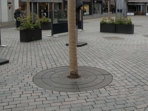Rundes Baumgitter - LINDER - ANAE street furniture - Gusseisen