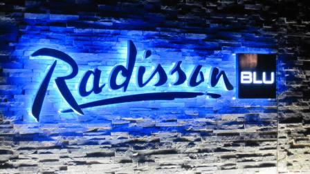 Verkaufsschild - RADISSON BLU  - Signo