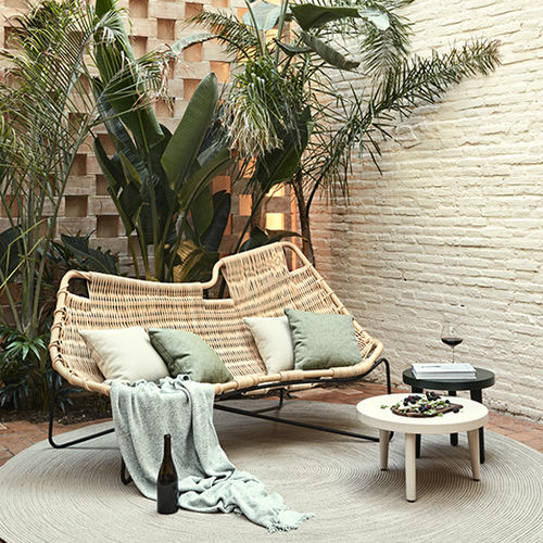 Modernes Sofa - PEPE - expormim - Rattan / mit Kissen / beige