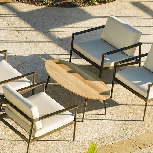 Moderner Couchtisch - VINT - bivaq - Iroko / Gestell aus Aluminium / rund