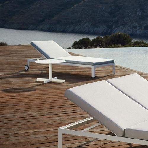 Moderne Sonnenliege - NAK - bivaq - Stoff / extrudiertes Aluminium / für Garten