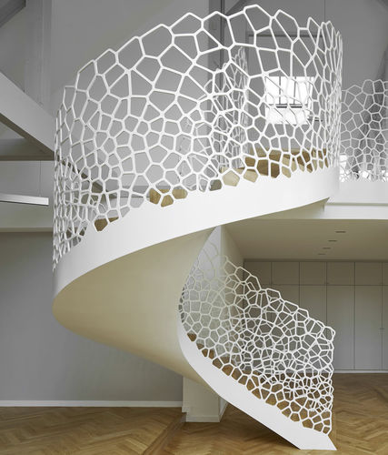 Wendeltreppe - CELLS™ - EeStairs - Holzstufen / mit Metallstruktur / für Privatgebrauch