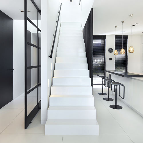 High-End-Treppe - NIEUWVEEN - EeStairs - gerade / Metallstufen / mit lackierter Stahlstruktur