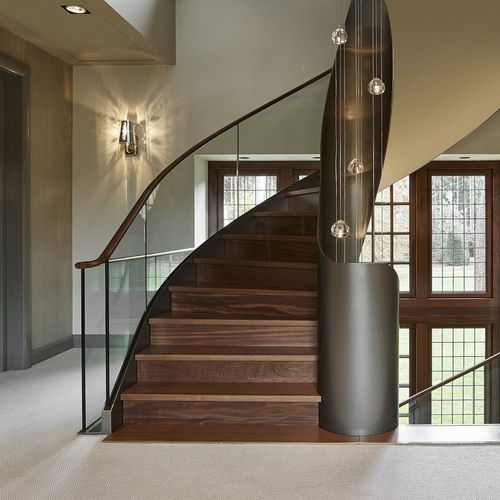 High-End-Treppe - LANDHUIS PAX, HUIZEN - EeStairs - schrägverzahnt / Holzstufen / mit lackierter Stahlstruktur