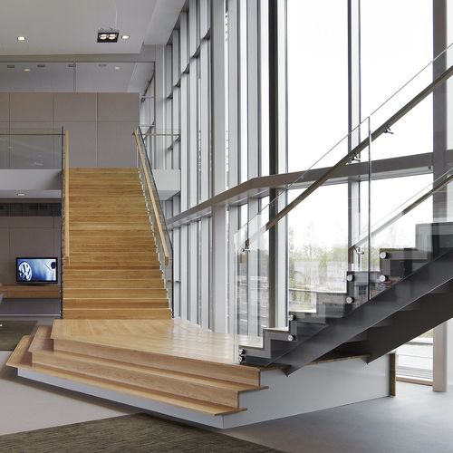 High-End-Treppe - PON HOLDING, ALMERE - EeStairs - gerade / Holzstufen / mit Holzstruktur