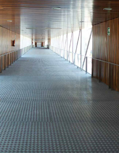 Vinyl-Bodenbelag - DUSTER® - Responsive industries Ltd. - Rollen / texturiert / Fliesenoptik