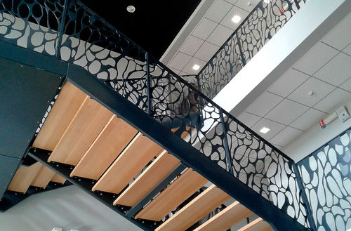 Halbgewendelte Treppe - Coutier Industrie - Holzstufen / mit Metallstruktur / für professionellen Einsatz