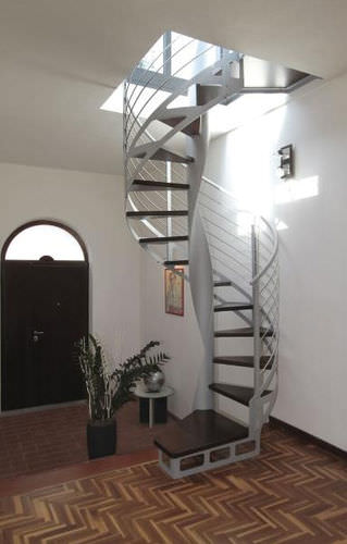Spindeltreppe - ORTENSIA - New Living srl - Holzstufen / mit Metallstruktur / modern