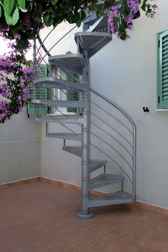 Wendeltreppe - GLADIOLO ZINCATO - New Living srl - Metallstufen / mit Metallstruktur / für Außenbereich