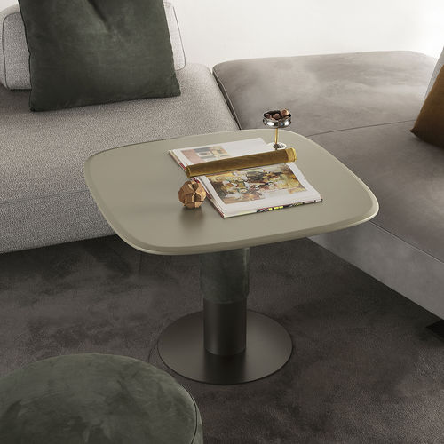 Moderner Beistelltisch - DYNAMIC - ART NOVA - lackiertes MDF / Leder / Gestell aus Stahl