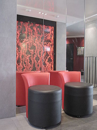 Hinterleuchtete Luftblasenwand - HÔTEL DU VIEUX SAULE PARIS 3ÈME  - Espace d'eau France