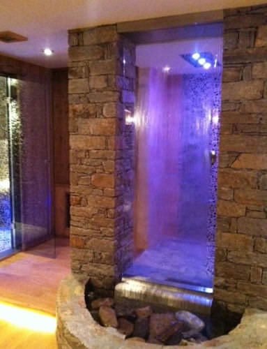 Glaswasserwand - COURCHEVEL - Espace d'eau France - nach Maß
