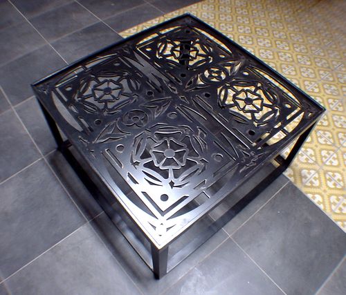 Industriestil-Couchtisch - FLOR DE LYS  - ICI ET LA - Metall / patiniertes Metall / Eisen