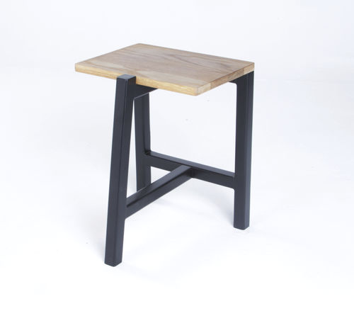 Moderner Hocker - SIT - ICI ET LA - Eiche / Gestell aus lackiertem Holz / mit 3 Beinen